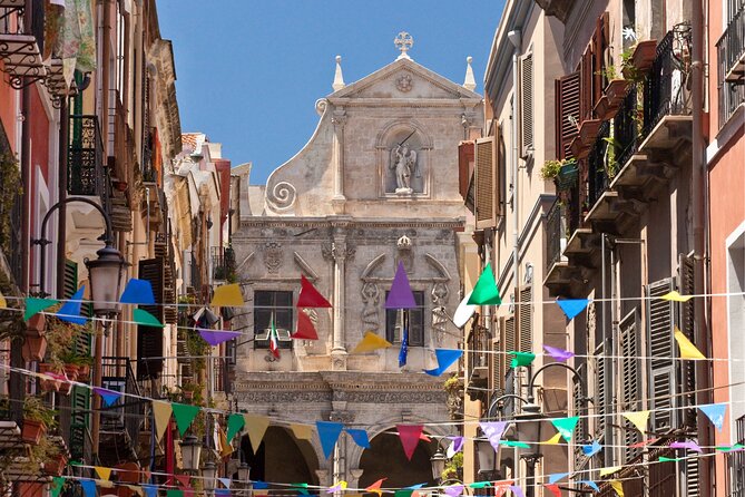 Cagliari Scavenger Hunt and Highlights Self Guided Audio Tour - Piazza Yenne and choosing your own finish
