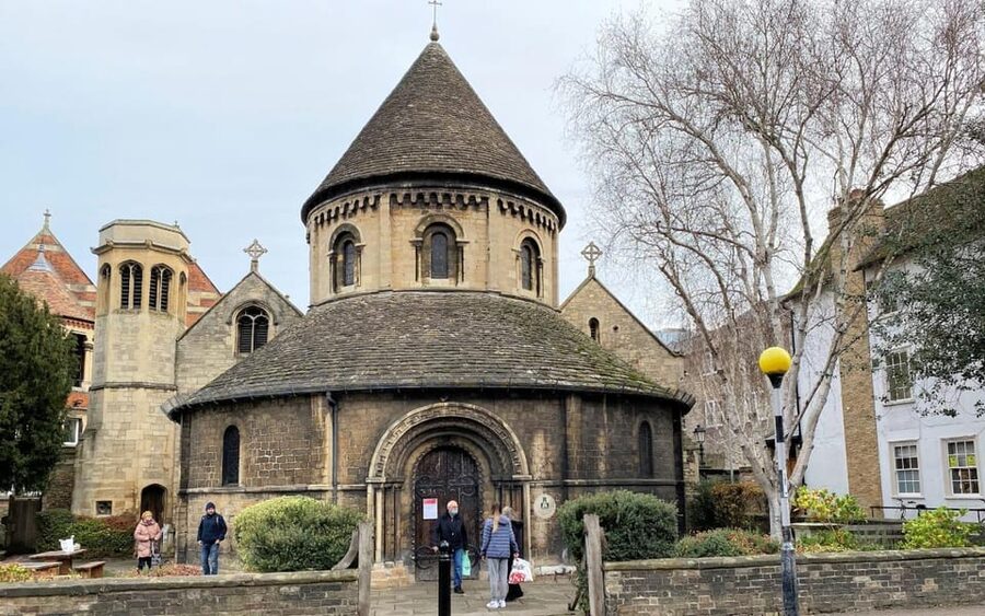 Cambridge: City Walking Tour & Exploration Game - Photo challenges and the limits of the game