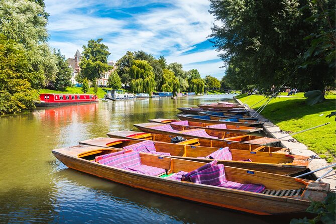 Cambridge Scavenger Hunt and Highlights Self-Guided Tour - Playing as a couple, family, or private group