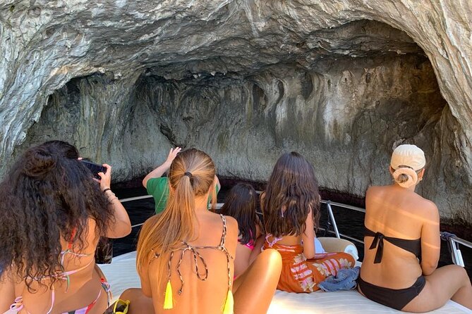 Capri Private all inclusive Boat Tour with City Exploration - What this private Capri boat day feels like