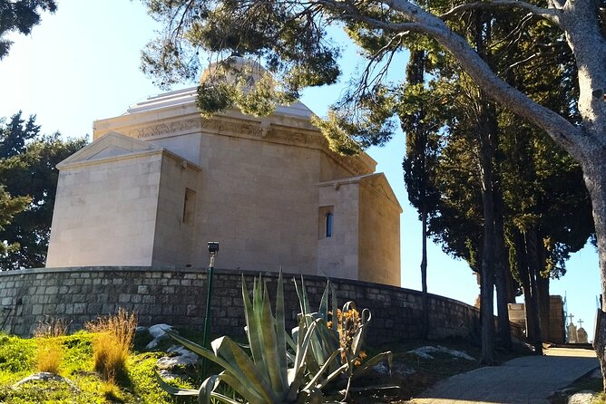 Cavtat Old Town: Exploration Game and Tour - St. Nicholas Church and the Pinacotheca