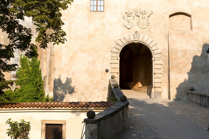 Cesky Krumlov Scavenger Hunt & Highlights Self Guided Audio Tour - How the World City Trail app works