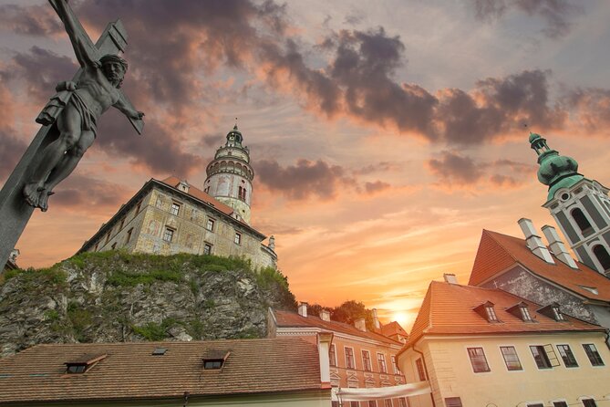 Cesky Krumlov Scavenger Hunt & Highlights Self Guided Audio Tour - Stop two: Cesky Krumlov Castle and Castle Tower