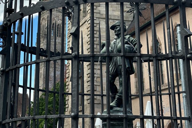 Champagne breakfast and escape game in Nuremberg's old town - Frauenkirche gives the route its first major setting