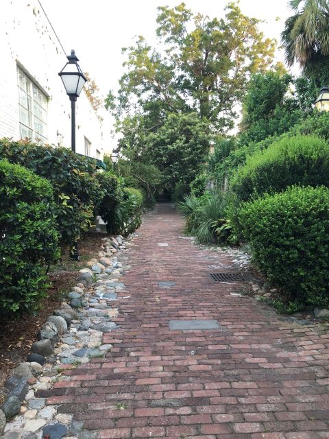 Charleston: Pirate Escape Scavenger Hunt - Following the clues through the historic district