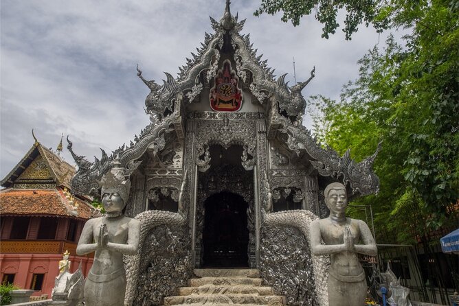 Chiang Mai Scavenger Hunt and Sights Self-Guided Tour - A city walk with a purpose