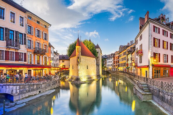 City Game Annecy and the shadow of the sword - A cursed sword gives Annecy a clear purpose