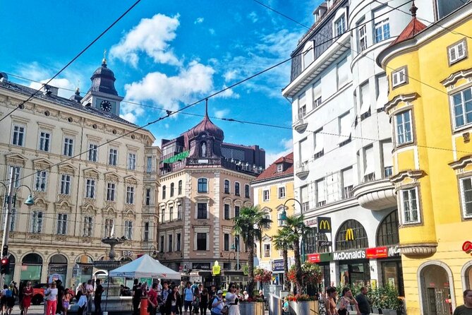 CITY QUEST LINZ: uncover the secrets of this city! - Stop two: Lentos Kunstmuseum and a change of pace