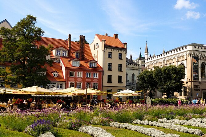 CITY QUEST RIGA: unlock the mysteries of this city! - Starting at Riga’s Freedom Monument