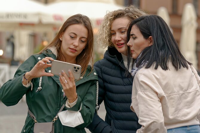 Cluefall - Immersive Treasure Hunt in London's South Bank - Following clues through South Bank