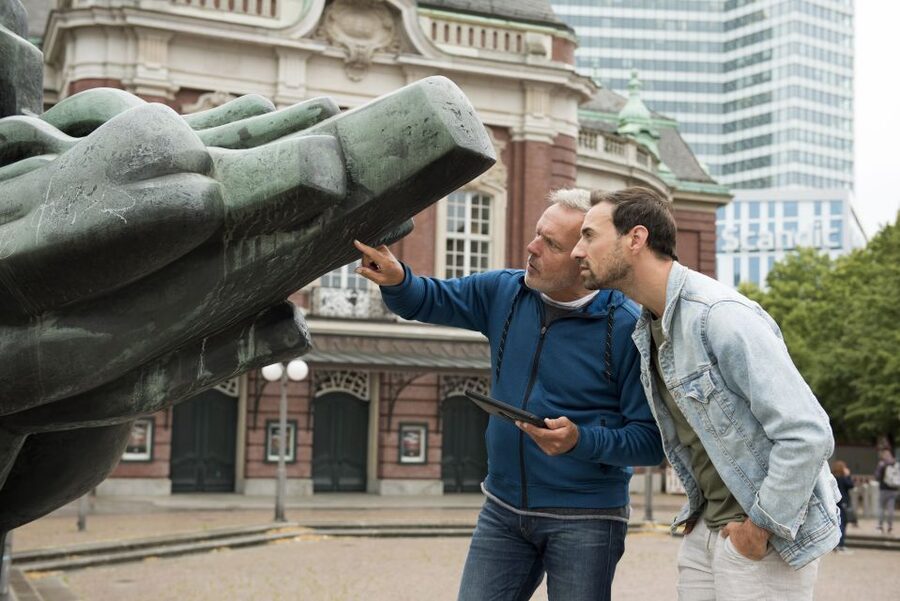 Cologne Old Town: Outdoor Escape Game - Teamwork matters more than speed