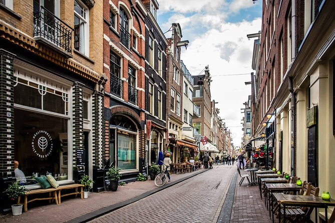 Cursed Houses of Jordaan: Self-Guided Mystery Walk in Amsterdam - A mystery walk through Amsterdam’s Jordaan