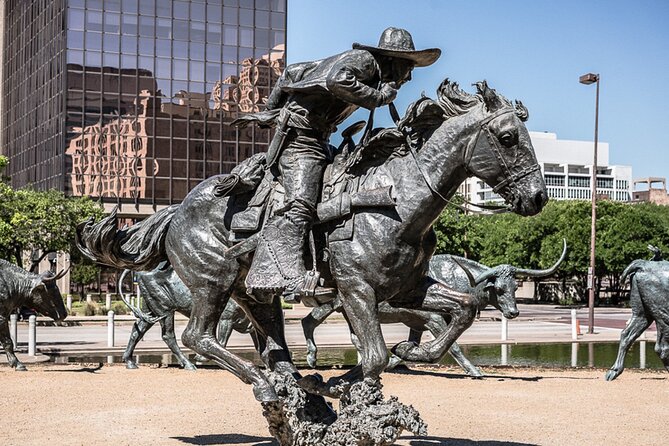 Dallas Scavenger Hunt & Self-Guided Tour - Dallas City Hall and a change of pace