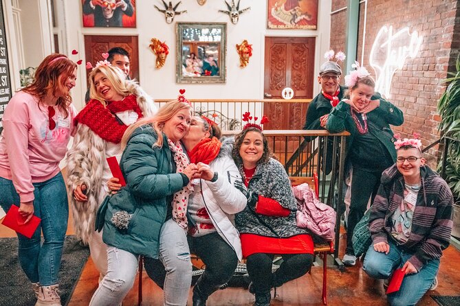 Derby Themed Murder Mystery Food Tour Experience in Louisville - The hosts make or break the game