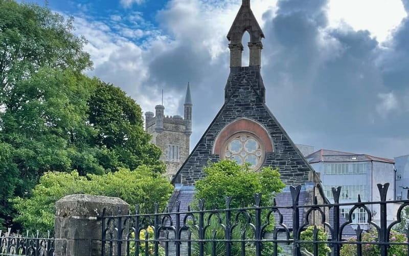 Derry: City Walking Tour & Exploration Game - Who will enjoy this Derry walk most