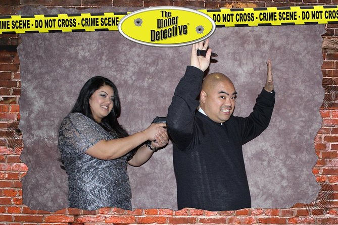 Dinner Detective True Crime Murder Mystery Show - St. Louis, MO - How the hidden actors change the evening