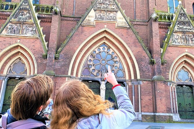 Discover Amsterdam's city center in this Outside Escape game tour - Finishing at historic Dam Square
