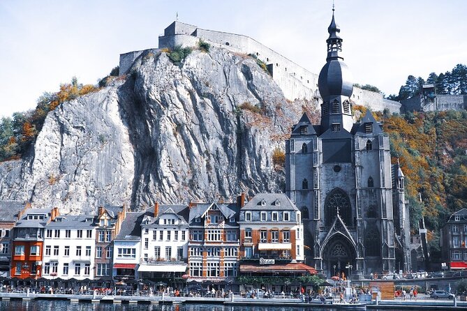 Discover Dinant while playing! Escape game - The alchemist - Playing the alchemist and investigating Josyne