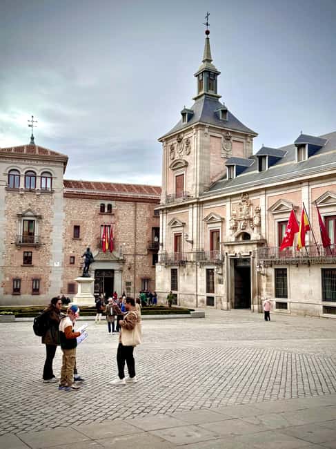 Discover Madrid: Scavenger Hunt Family Adventure - Why this Madrid tour works for families