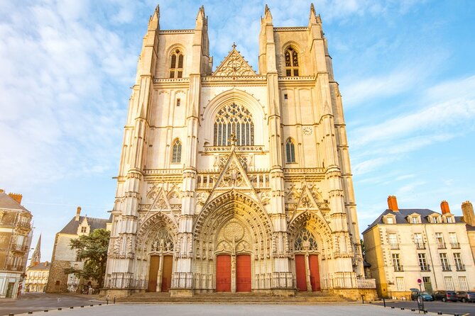 Discover Nantes while playing! Escape game - The alchemist - Solving the puzzles with your own group