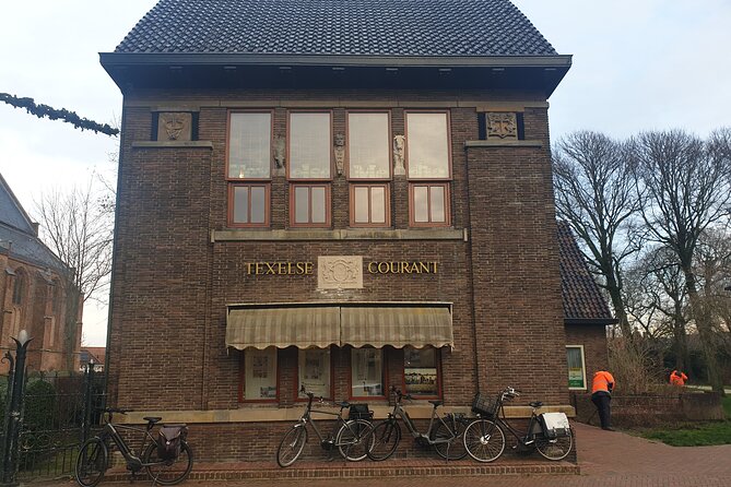 Discover Texel (Den Burg) with Self-Guided Outside Escape game - Stop 3: Het Glazen Paleis