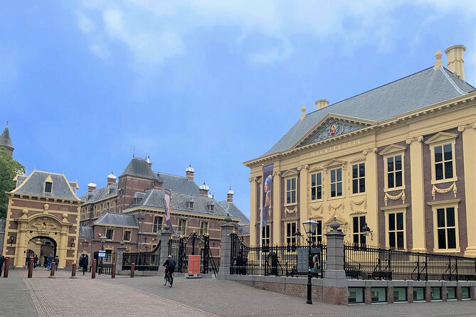 Discover The Hague with a self-guided Outside Escape city tour - Starting at Plein and the Hofvijver