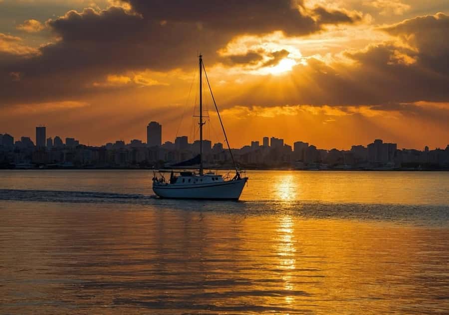 Doha Delights: City Exploration & Traditional Dhow Cruise - Dhow Harbour and the one-hour cruise