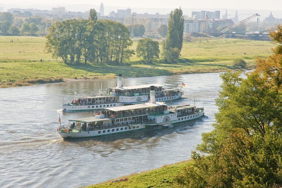 Dresden: Scavenger Hunt to Elbe River & Castles - Körnerplatz and the Friedrich-Wiek-Haus