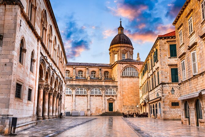 Dubrovnik Scavenger Hunt and Highlights Self Guided Audio Tour - Pile Gate gives you the right starting point