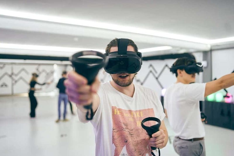 Düsseldorf: Virtual Reality Escape Game - Choosing Your World at 7th Space Düsseldorf
