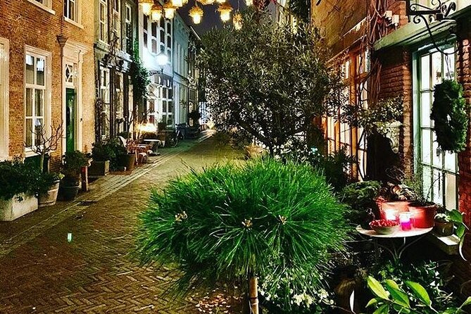 e-Scavenger hunt Bergen op Zoom: Explore the city - St. Gertrudiskerk above Grote Markt