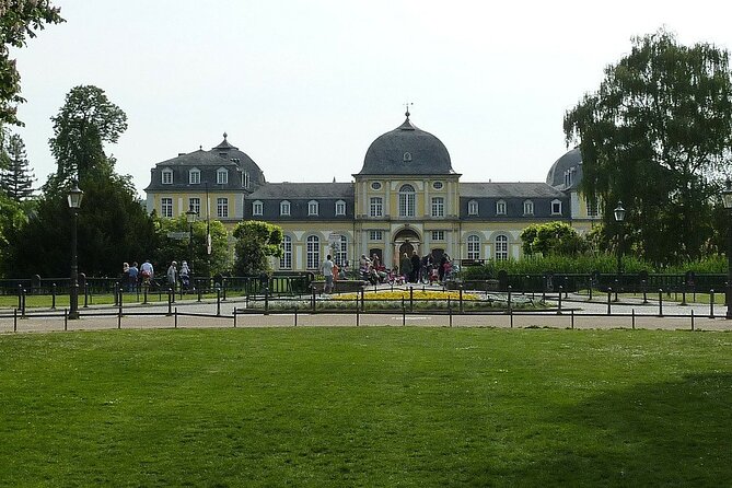 e-Scavenger hunt Bonn: Explore the city at your own pace - Medieval Bonn at Sterntor