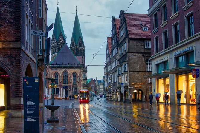 e-Scavenger hunt Bremen: Explore the city at your own pace - One short street with unusual architecture
