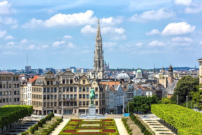 e-Scavenger hunt Brussels: Explore the city at your own pace - Brussels Vintage Market and Grand Place