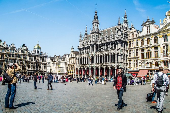 e-Scavenger hunt Brussels: Explore the city at your own pace - Royal Greenhouses, galleries, and the Horta Museum