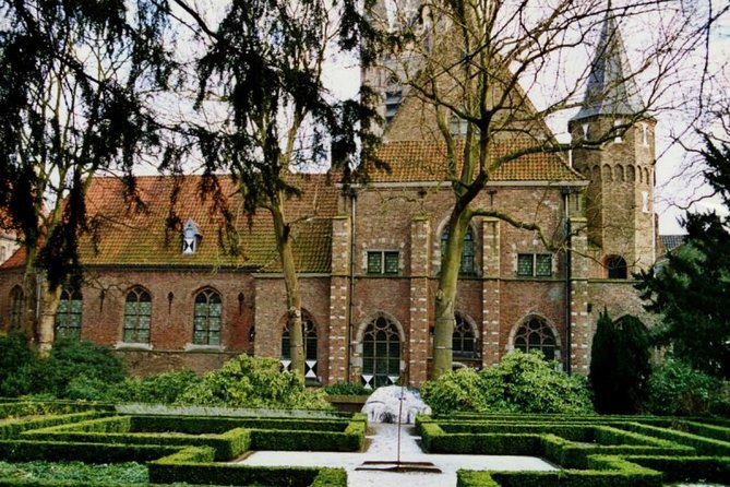 e-Scavenger hunt Delft: Explore the city at your own pace - Starting at Van Leeuwenhoeksingel