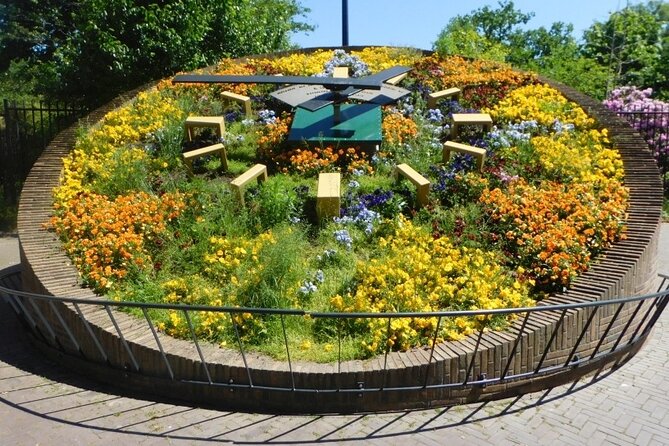 e-Scavenger hunt Emmen: Explore the city at your own pace - The two hunebeds, D45 and D43
