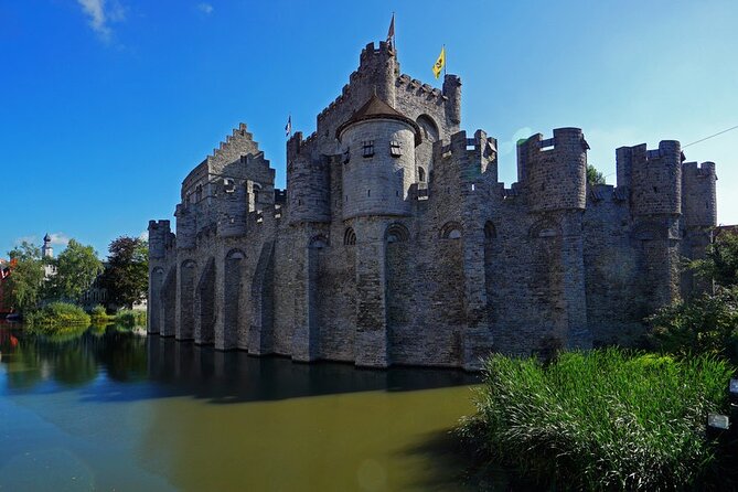 e-Scavenger hunt Ghent: Explore the city at your own pace - Korenmarkt, the Belfry, and the guild churches