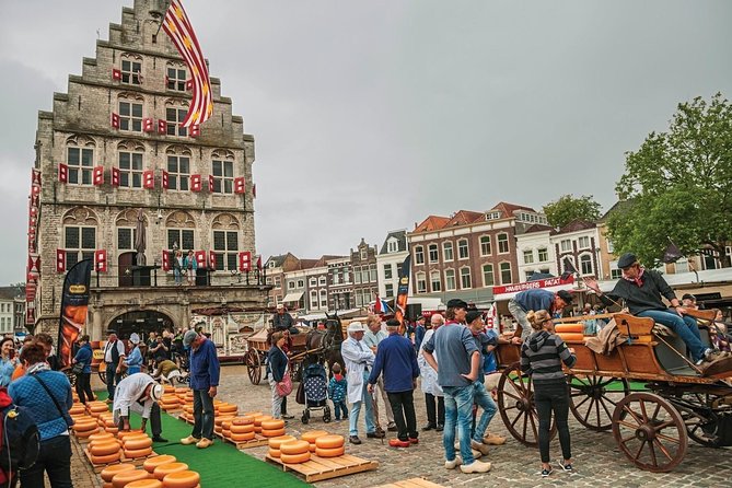e-Scavenger hunt Gouda: Explore the city at your own pace - The Markt and Gouda Cheese Market