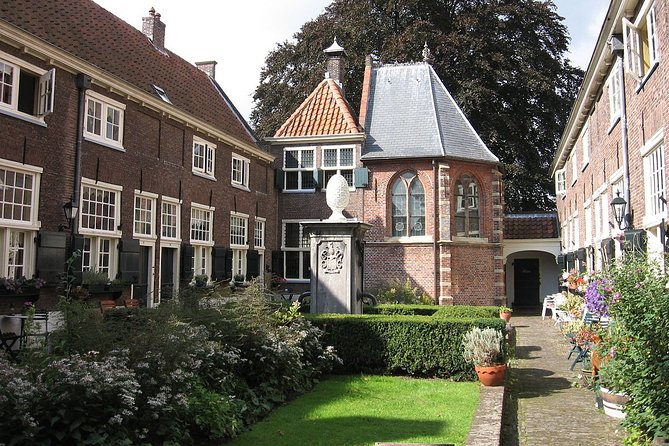 e-Scavenger hunt Haarlem: Explore the city at your own pace - Jopen Tap Room, city hall, and the final cluster