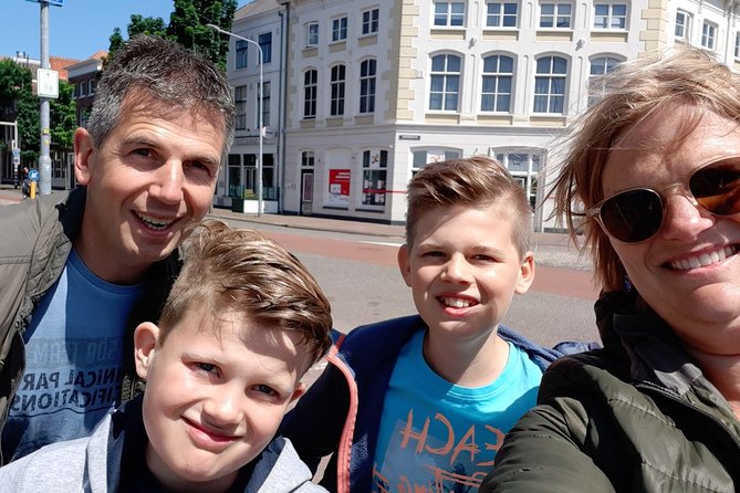 e-Scavenger hunt Kortrijk: Explore the city at your own pace - Towers, walls, and the Lys Valley
