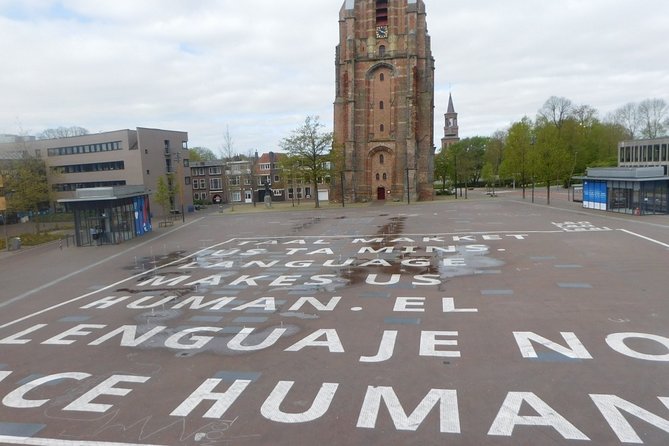e-Scavenger hunt Leeuwarden: Explore the city at your own pace - A city walk with your phone as the guide