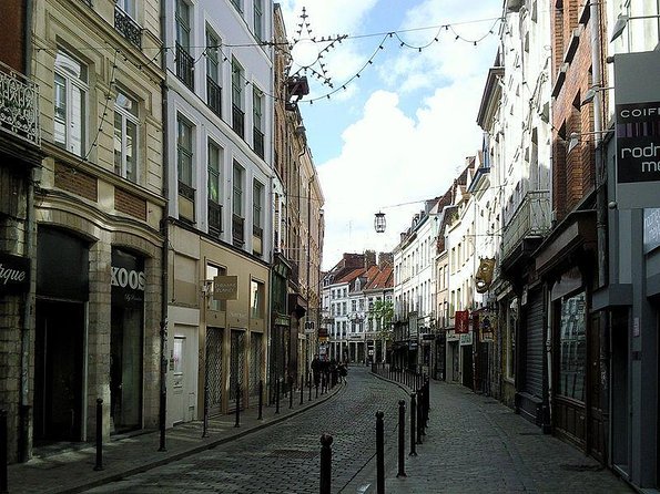 e-Scavenger hunt Lille: Explore the city at your own pace - Starting at Lille Flandres and finding your bearings
