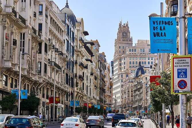 e-Scavenger hunt Madrid: Explore the city at your own pace - The Prado and Paseo del Prado