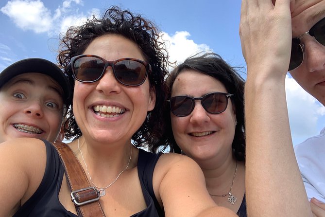 e-Scavenger hunt Montpellier: Explore the city at your own pace - Courts, churches, and a medical theater