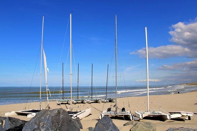 e-Scavenger hunt Ostend: Explore the city at your own pace - Kursaal, royal sculpture, and the seafront
