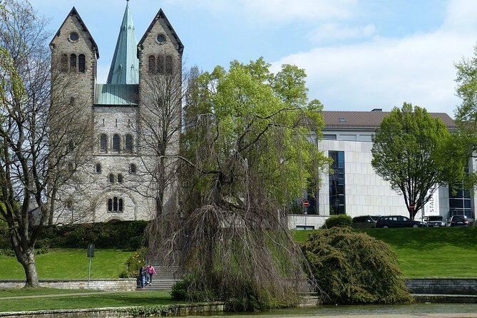 e-Scavenger hunt Paderborn: Explore the city at your own pace - A self-guided way into Paderborn