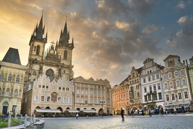 e-Scavenger hunt Prague: Explore the city at your own pace - The Jewish Quarter and the Franz Kafka Statue