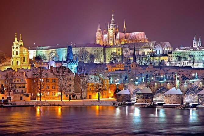 e-Scavenger hunt Prague: Explore the city at your own pace - Hradčany and Prague Castle