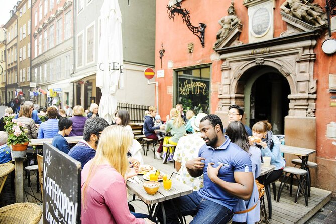 e-Scavenger hunt Stockholm: Explore the city at your own pace - Strandvägen and the city’s changing character